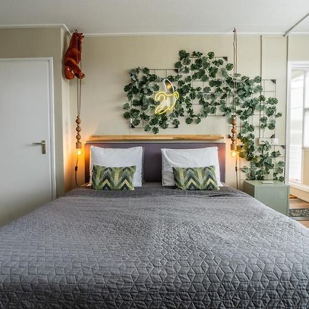 The Lion King - 6 Person Linked Apartment With Roof Terrace โกรนิงเงน ภายนอก รูปภาพ