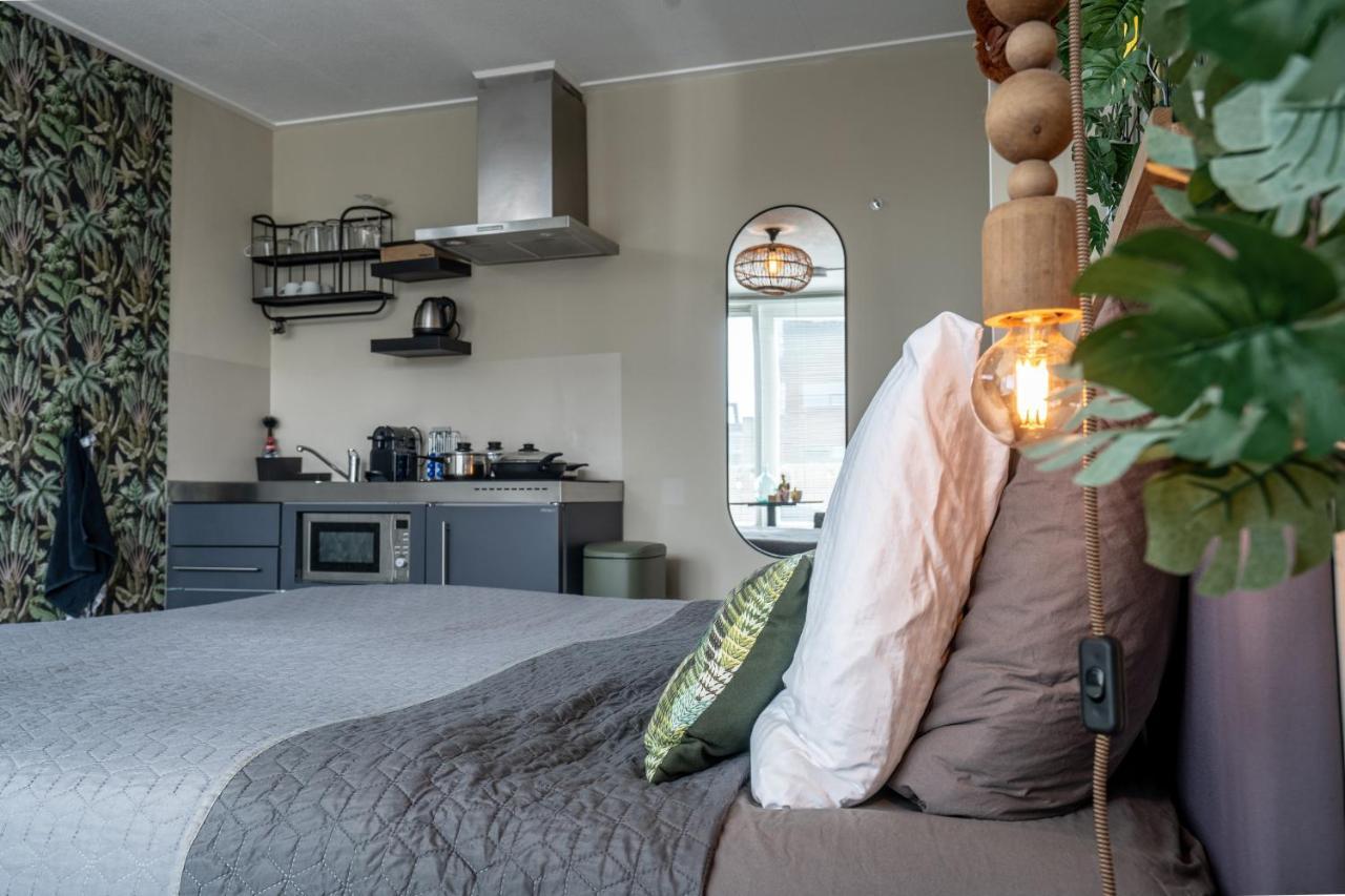 The Lion King - 6 Person Linked Apartment With Roof Terrace โกรนิงเงน ภายนอก รูปภาพ