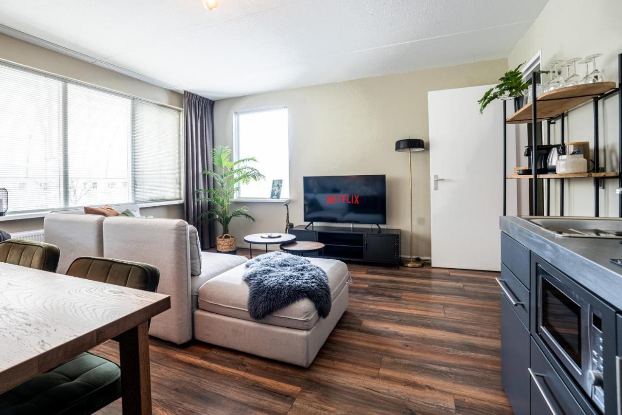 The Lion King - 6 Person Linked Apartment With Roof Terrace โกรนิงเงน ภายนอก รูปภาพ