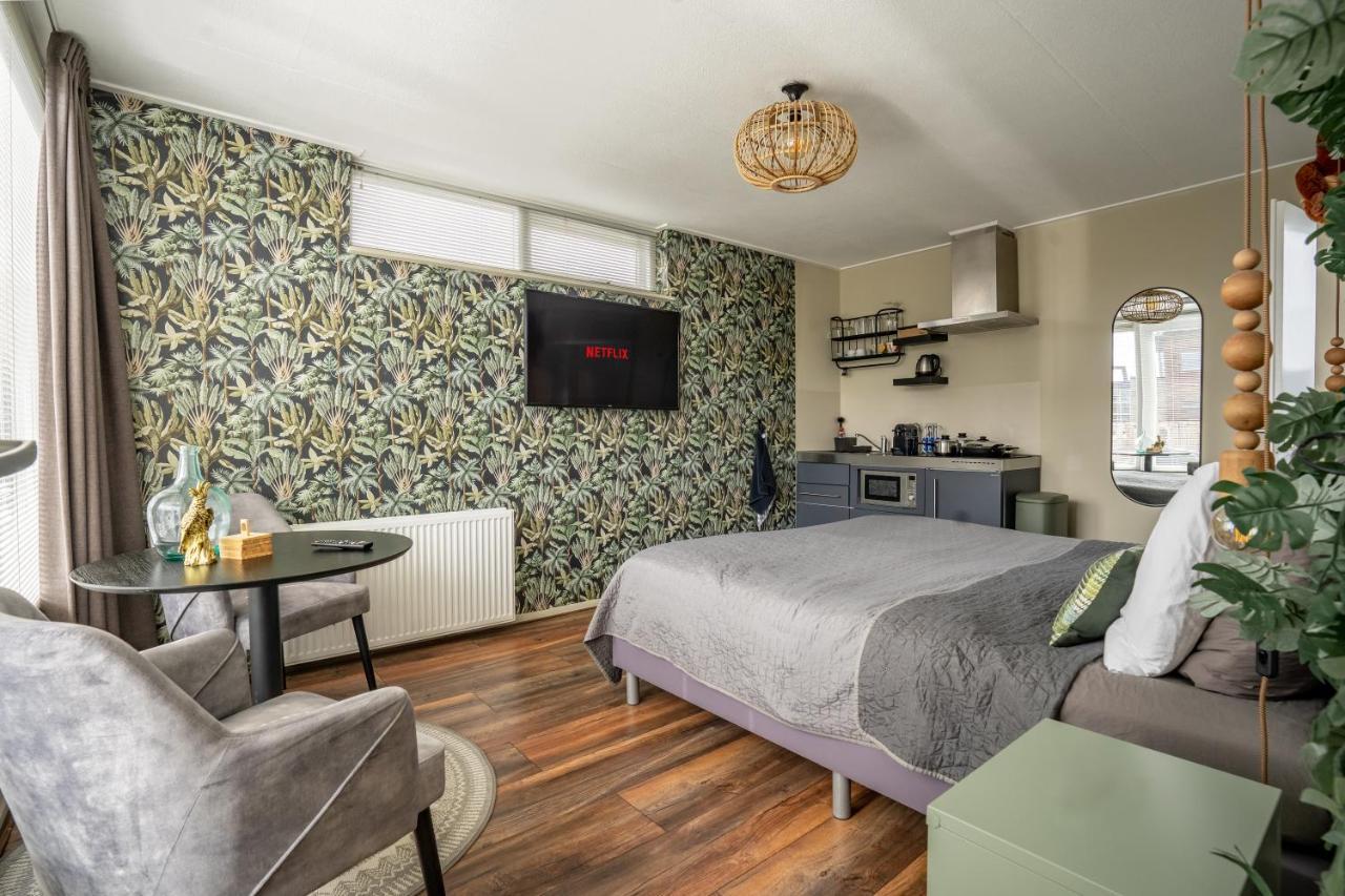 The Lion King - 6 Person Linked Apartment With Roof Terrace โกรนิงเงน ภายนอก รูปภาพ
