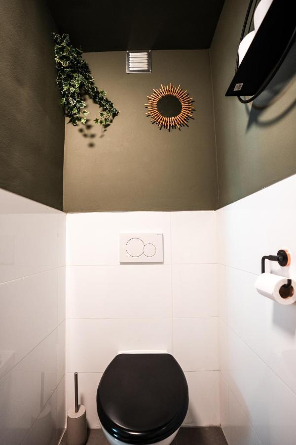 The Lion King - 6 Person Linked Apartment With Roof Terrace โกรนิงเงน ภายนอก รูปภาพ