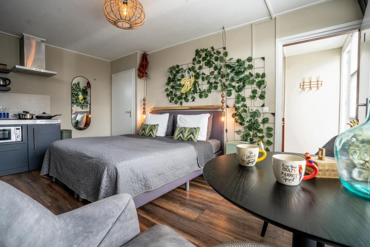 The Lion King - 6 Person Linked Apartment With Roof Terrace โกรนิงเงน ภายนอก รูปภาพ